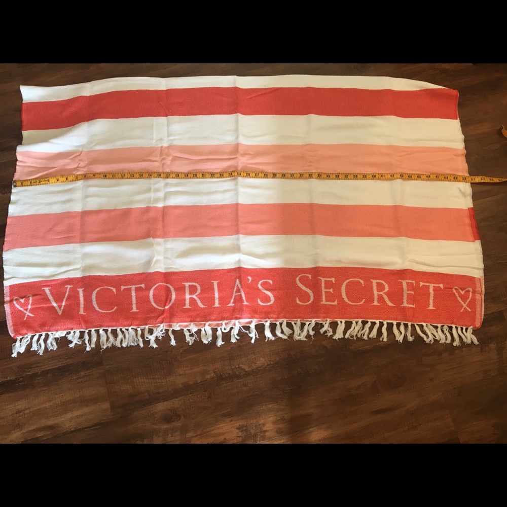 Perfect for tailgating!! New Victoria’s Secret